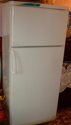 холодильник с маленькой морозилной камерой